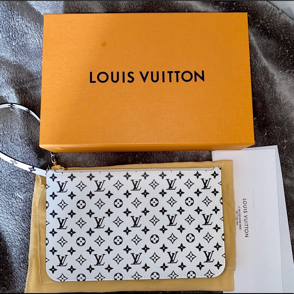 Louis Vuitton Giant Neverfull Pouch~CANNOT BUY